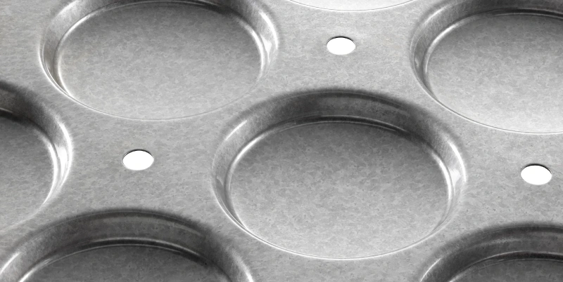 AMERICOAT® bakeware with drain holes